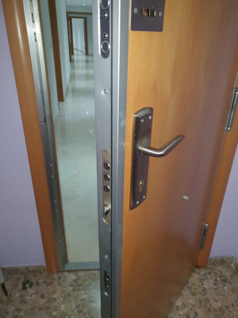 Apertura de puertas Cortos